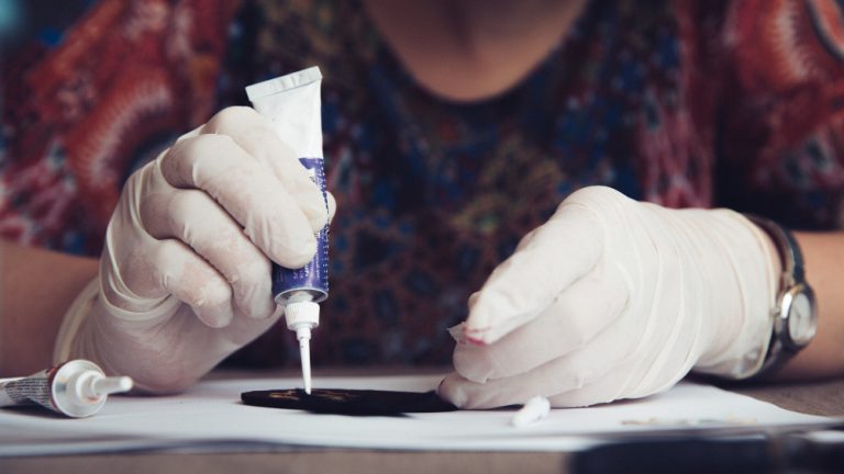 The Ultimate Guide to Choosing the Right Adhesive Glue for Your Projects